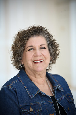 Beth Desaretz Chiatti, PhD, Assistant Clinical Professor of Nursing